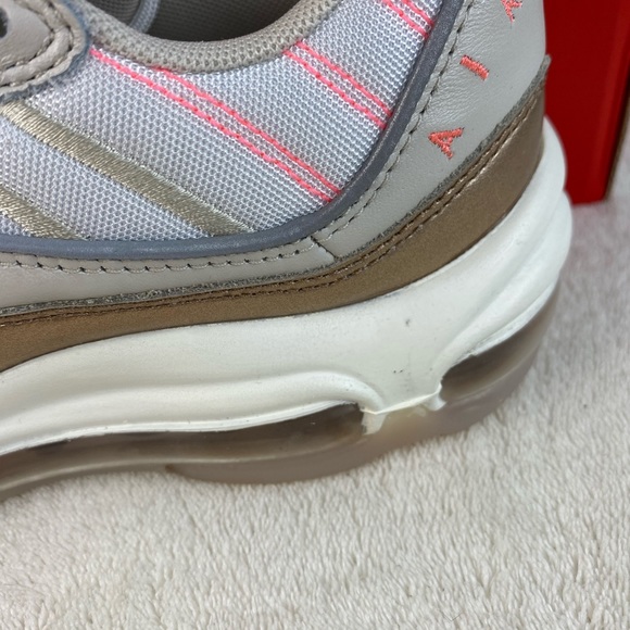 NIKE WOMEN AIR MAX 98 ROSE GOLD LT OREWOOD BROWN - Picture 2 of 8
